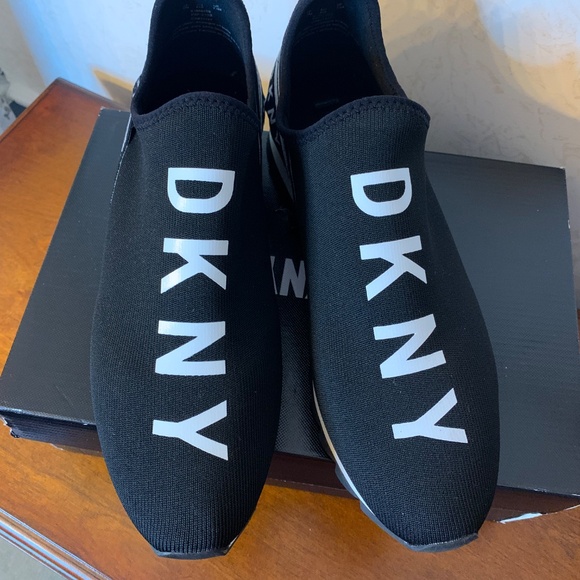 Women’s DKNY Abbi Slip On Sneakers, Black and White, Size 10 - Picture 7 of 10